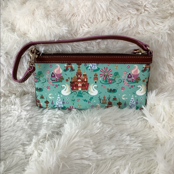 Dooney and Bourke Disney wristlet - Picture 3 of 6
